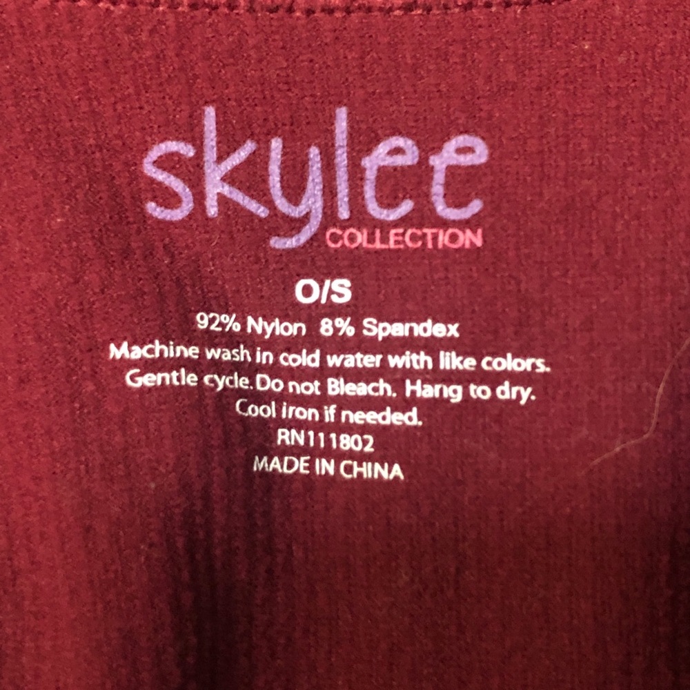 Maroon Ribbed Crop Tank Top - Picture 3 of 5
